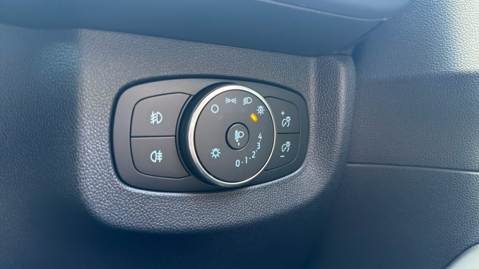 Ford Transit Courier Diesel 1.5 EcoBlue Limited Van - Image 24